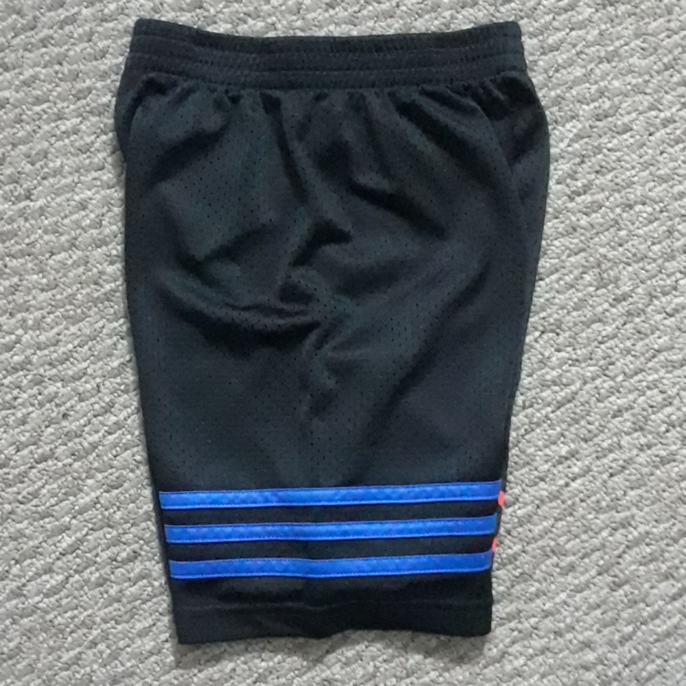 ADIDAS SHIRTS KIDS BOY 5 TO 6 YEARS OLD - Picture 3 of 7